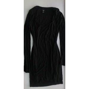 • long sleeve black dress •